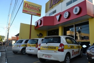 Fachadas para Auto Escola Aguaí - Fachadas ACM para Vitrines de Loja